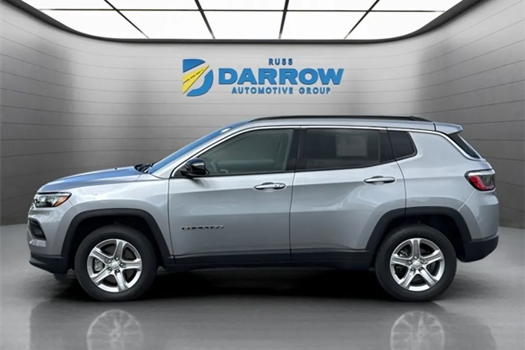 2024 Jeep Compass Latitude photo 1