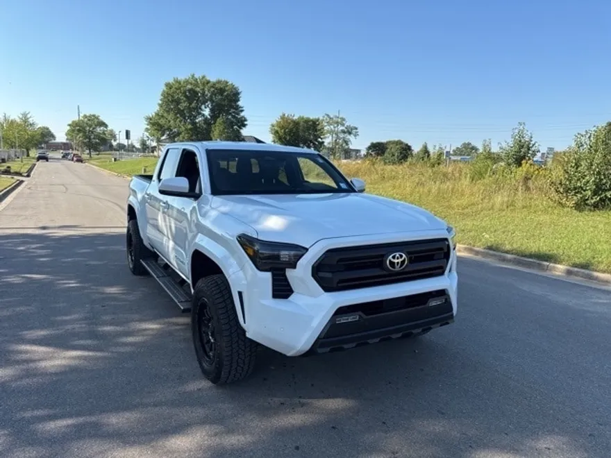 2024 Toyota Tacoma SR5 photo 1