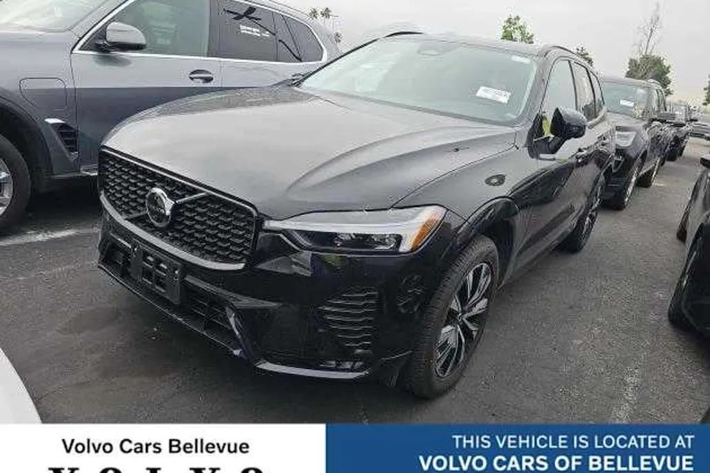 2025 Volvo XC60 B5 Plus photo 1