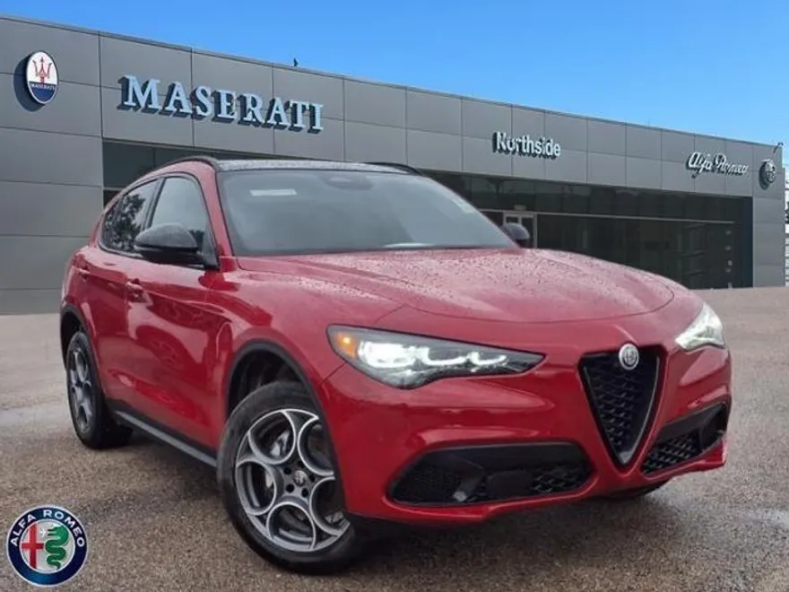 2025 Alfa Romeo Stelvio photo 1