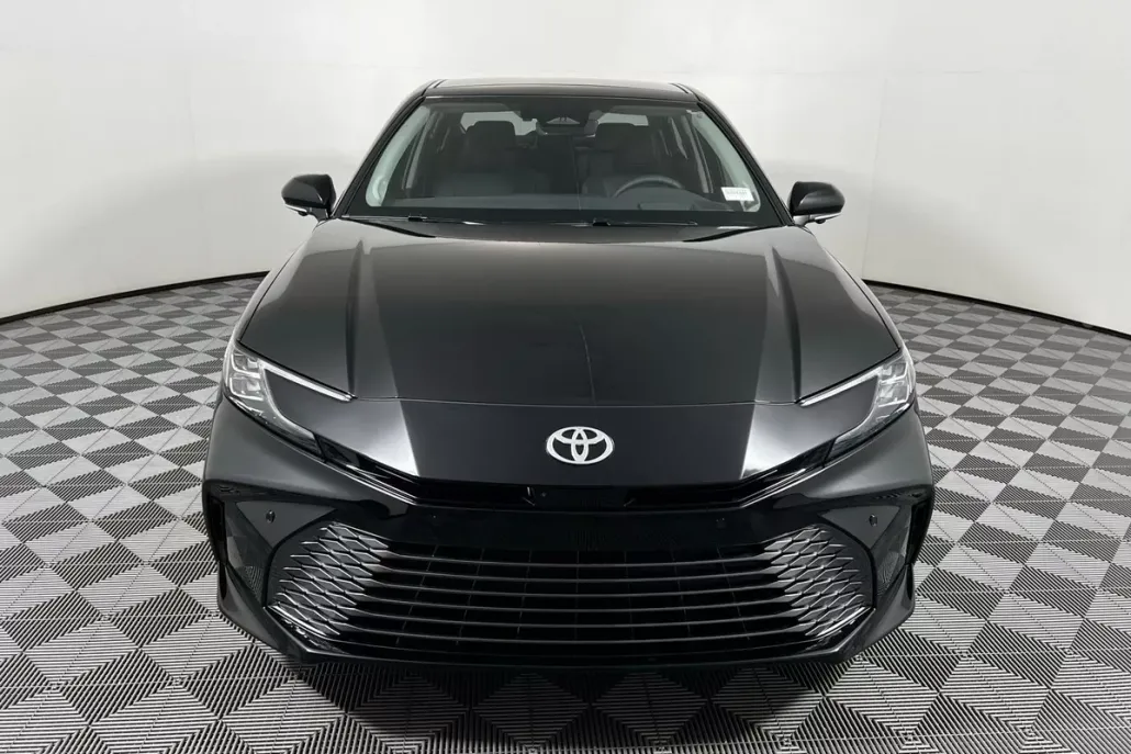 2026 Toyota Camry XLE photo 1