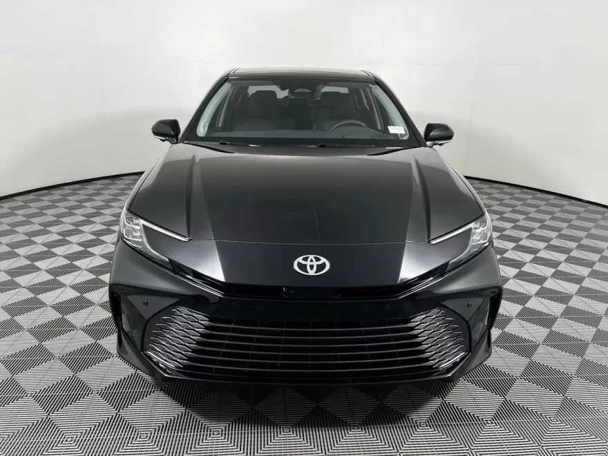 2026 Toyota Camry XLE photo 1
