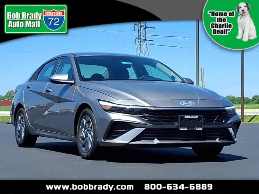 2024 Hyundai Elantra SEL photo 1