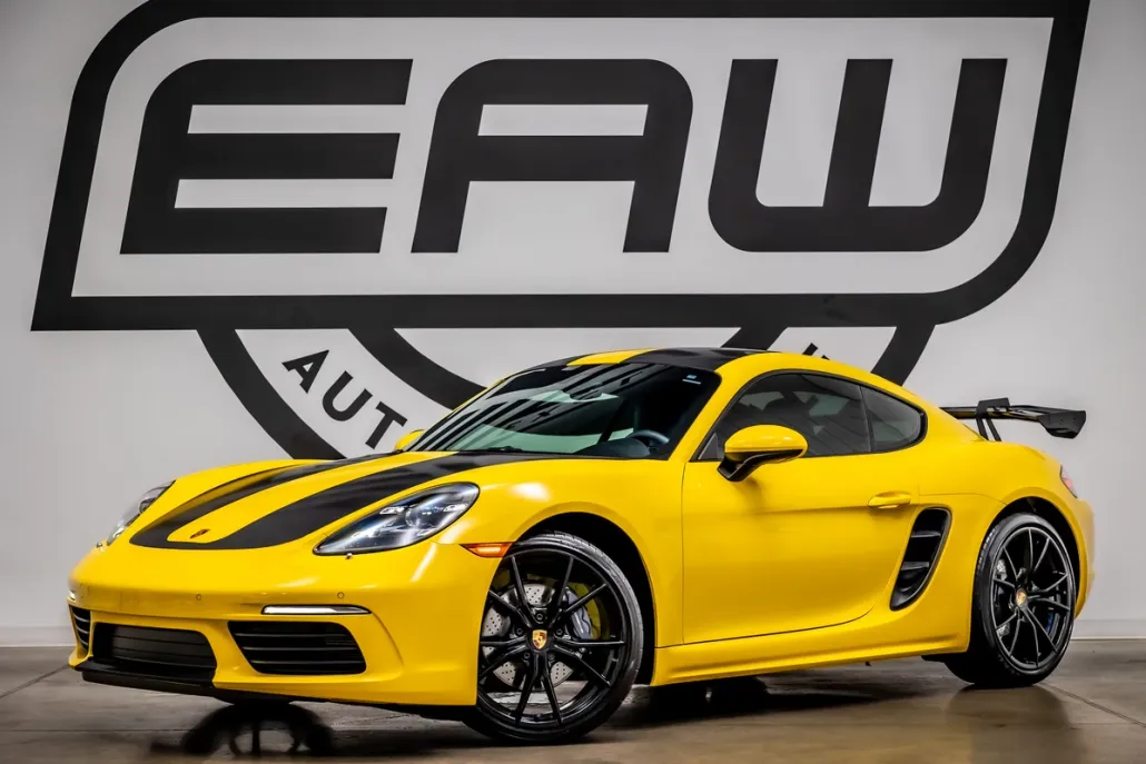 2024 Porsche Cayman photo 1
