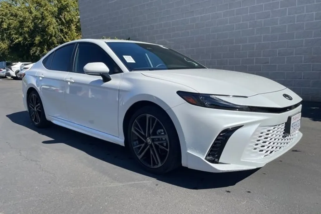 2025 Toyota Camry XSE photo 1