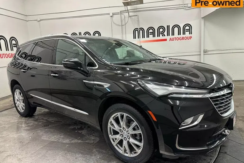 2023 Buick Enclave Essence photo 1