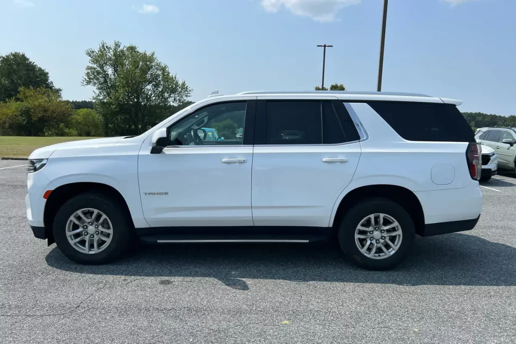 2023 Chevrolet Tahoe LT photo 1
