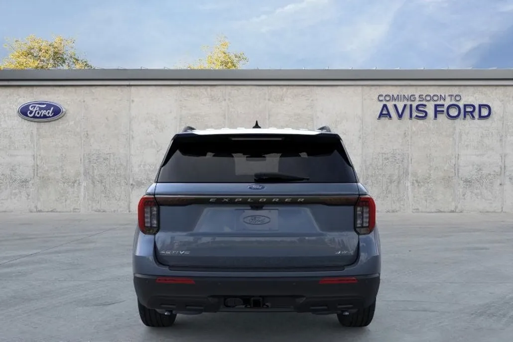 2025 Ford Explorer photo 1