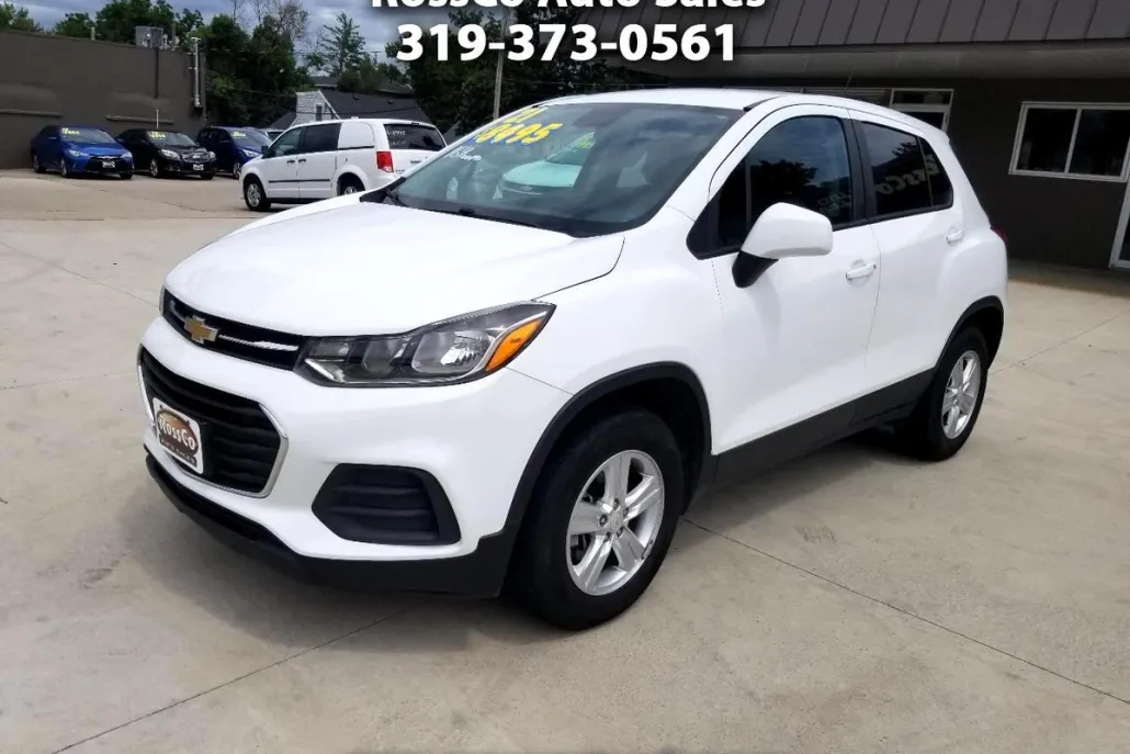 2021 Chevrolet Trax LS photo 1