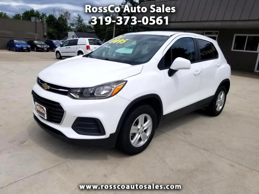 2021 Chevrolet Trax LS photo 1