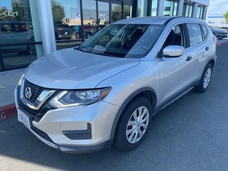 2017 Nissan Rogue S photo 1