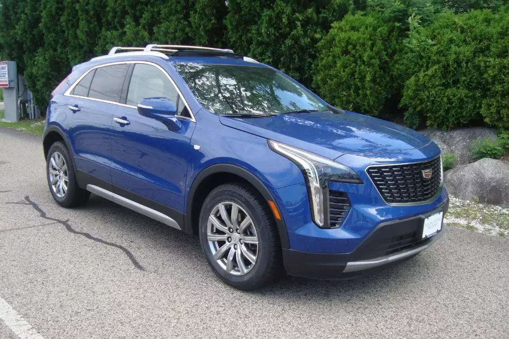 2022 Cadillac XT4 Premium Luxury photo 1