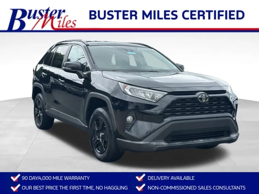 2020 Toyota RAV4 XLE photo 1