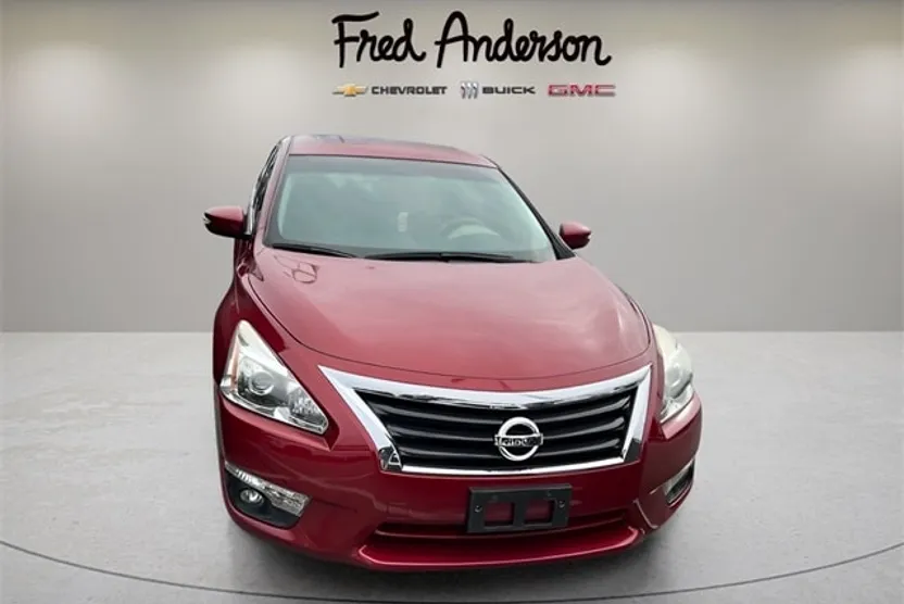 2015 Nissan Altima 2.5 SV photo 1