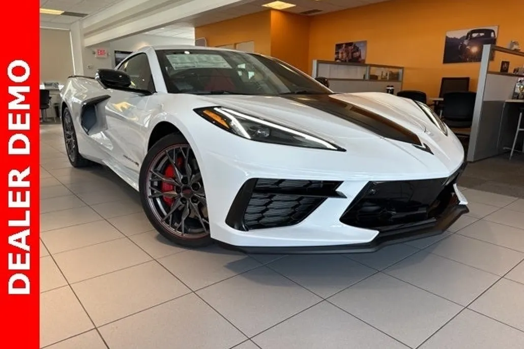 2024 Chevrolet Corvette Stingray 2LT photo 1