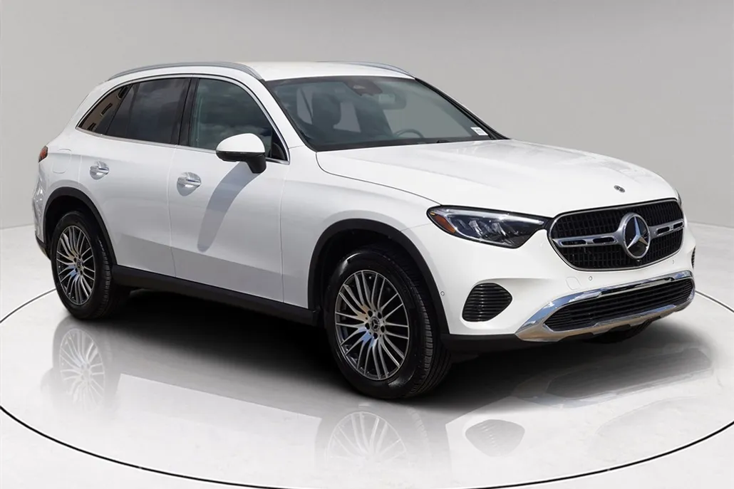 2025 Mercedes Benz GLC 300 photo 1