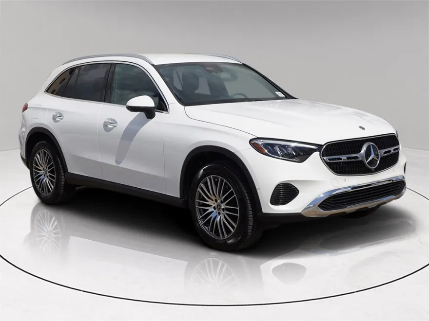 2025 Mercedes Benz GLC 300 photo 1