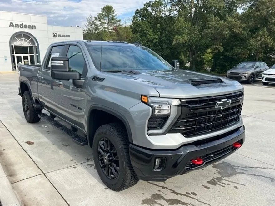 2025 Chevrolet Silverado 2500HD LT photo 1
