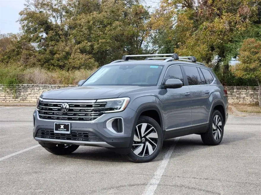 2025 Volkswagen Atlas SEL photo 1