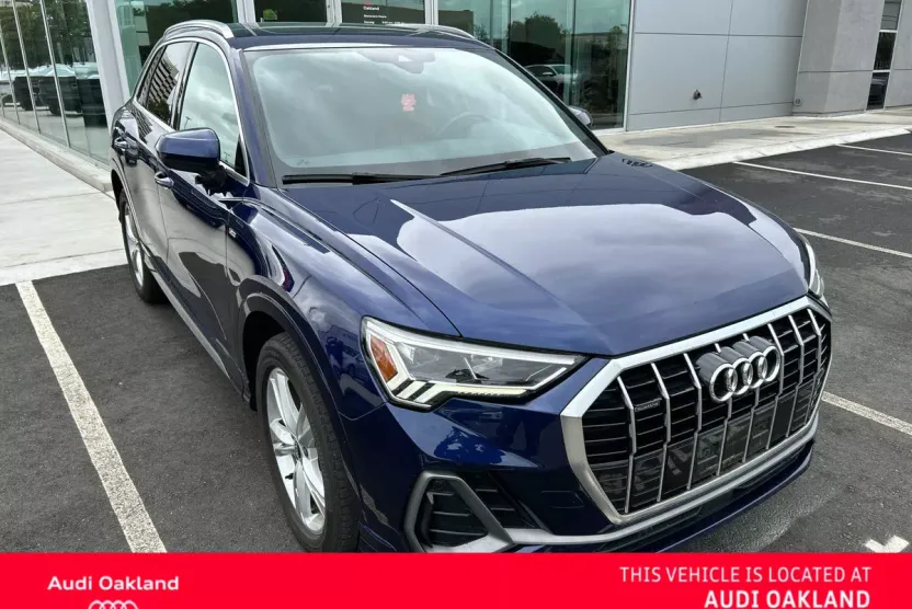 2022 Audi Q3 S line Premium Plus photo 1