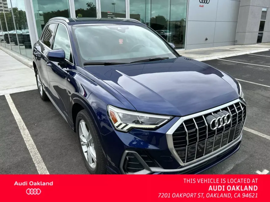 2022 Audi Q3 S line Premium Plus photo 1