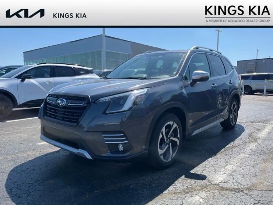 2022 Subaru Forester Touring photo 1