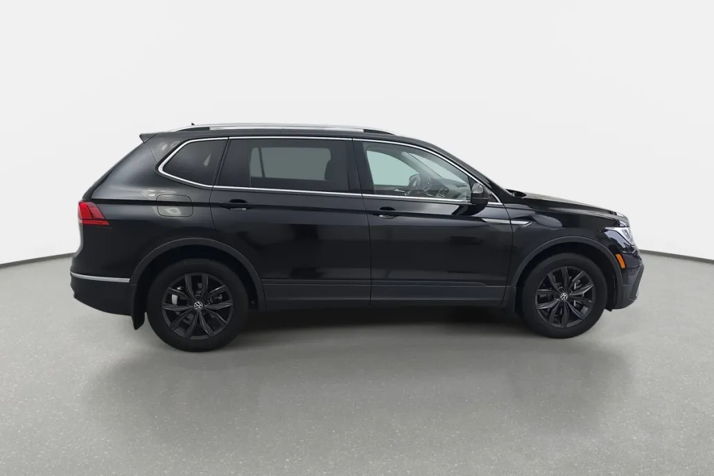 2024 Volkswagen Tiguan SE photo 1