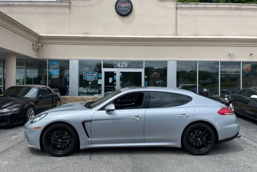 2014 Porsche Panamera 4 photo 1