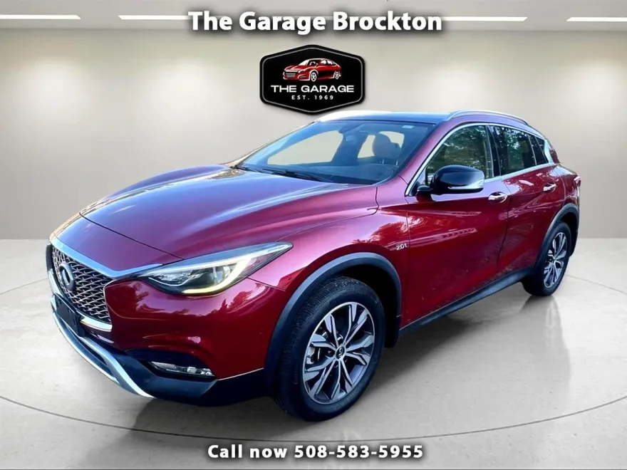 2018 Infiniti QX30 Premium photo 1