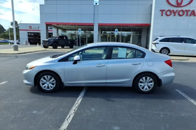 2012 Honda Civic LX photo 1