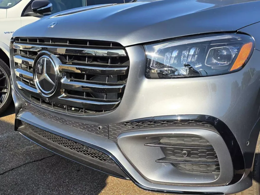 2026 Mercedes Benz GLS 580 4MATIC photo 1