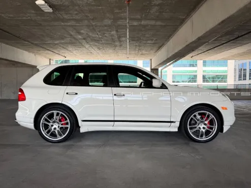 2009 Porsche Cayenne GTS photo 4