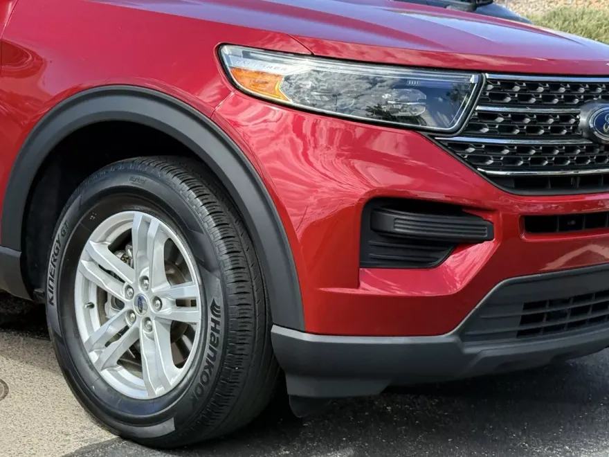 2022 Ford Explorer XLT photo 1