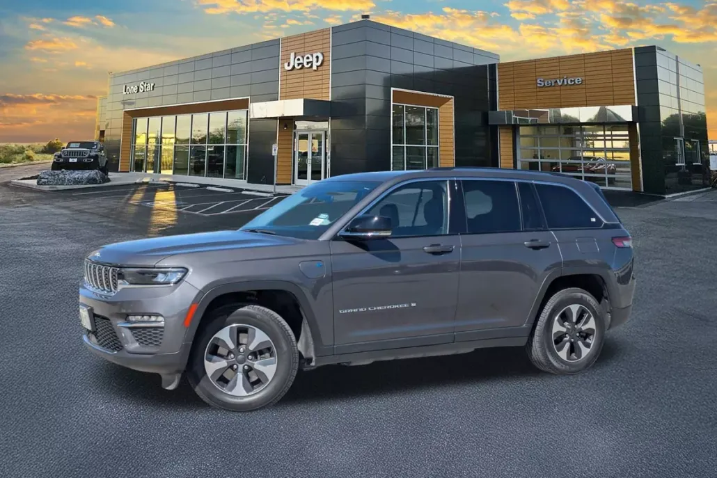 2022 Jeep Cherokee 4xe photo 1