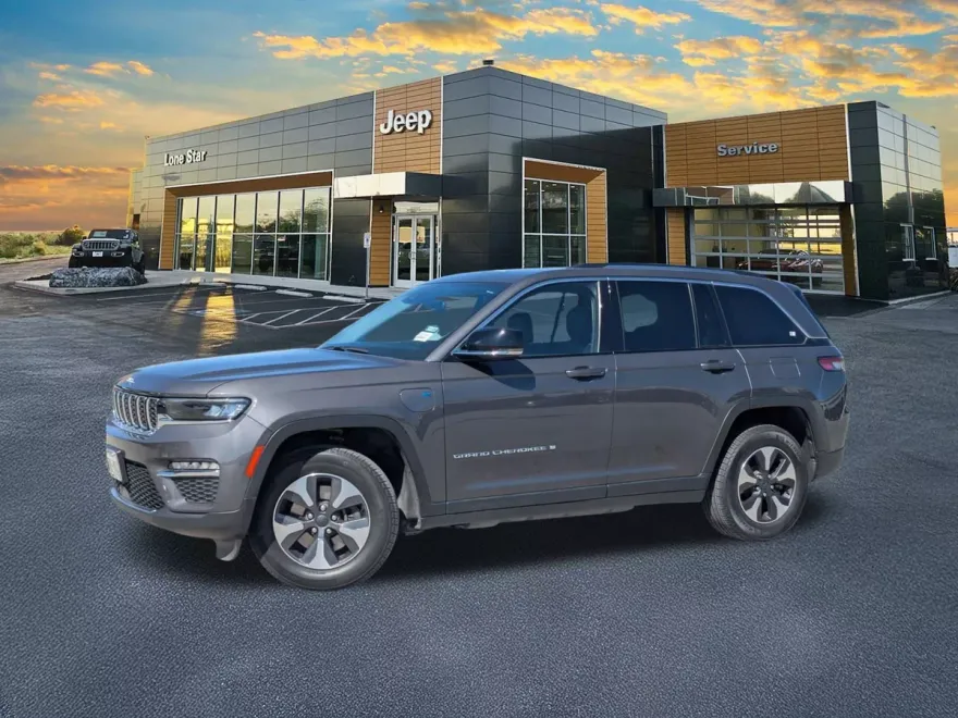 2022 Jeep Cherokee 4xe photo 1