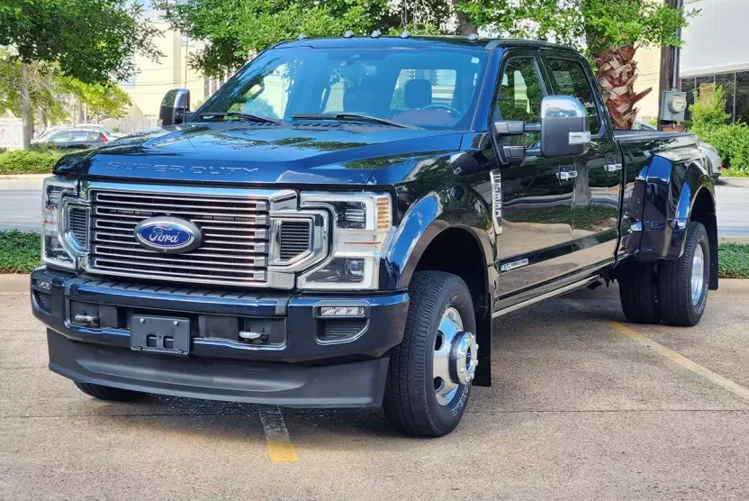 2022 Ford F-350 Platinum photo 1