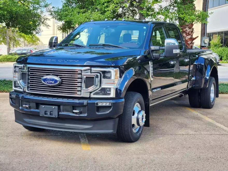 2022 Ford F-350 Platinum photo 1