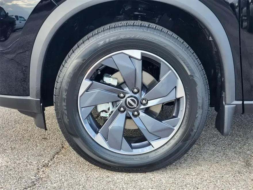 2025 Nissan Rogue SV photo 1