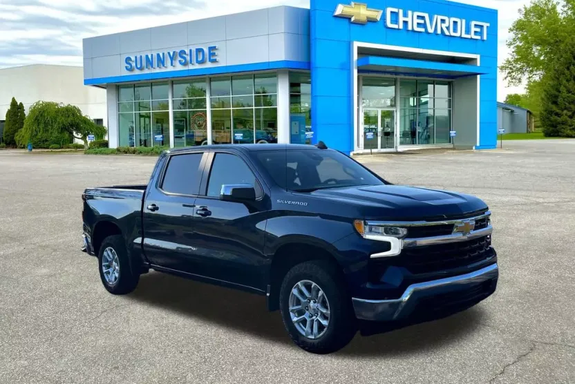 2022 Chevrolet Silverado 1500 LT photo 1