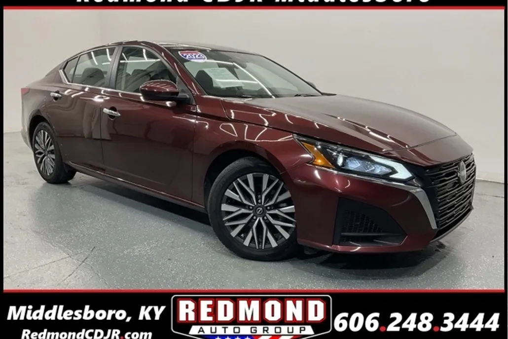 2023 Nissan Altima 2.5 SV photo 1