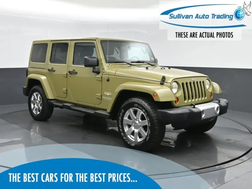 2013 Jeep Wrangler Unlimited Sahara photo 1