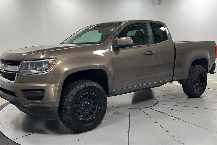 2017 Chevrolet Colorado LT photo 1
