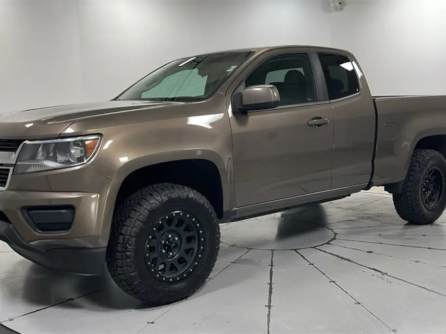 2017 Chevrolet Colorado LT photo 1