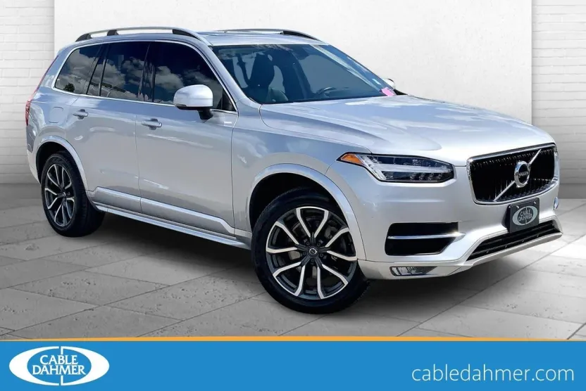 2019 Volvo XC90 T6 Momentum photo 1