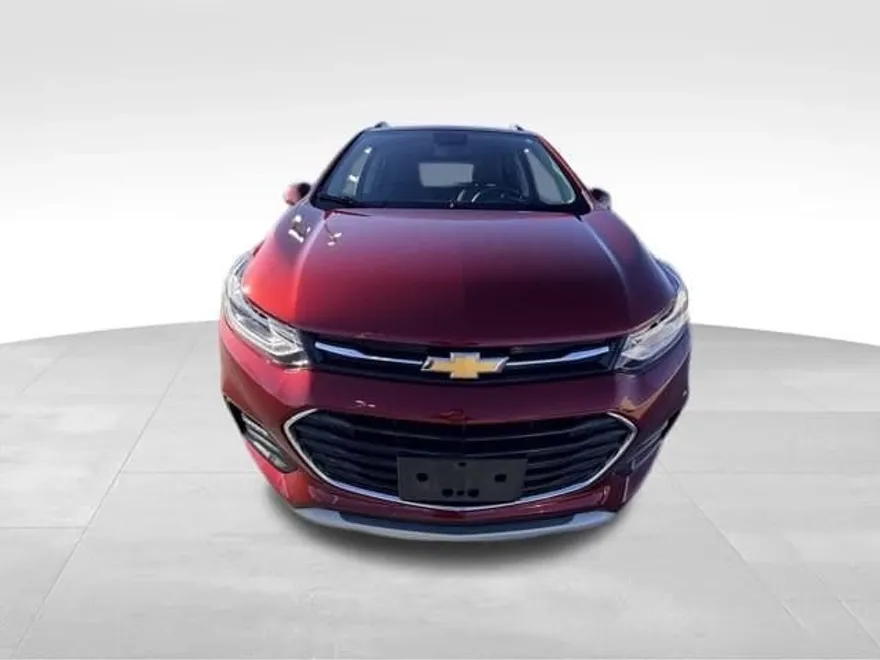 2022 Chevrolet Trax LT photo 1