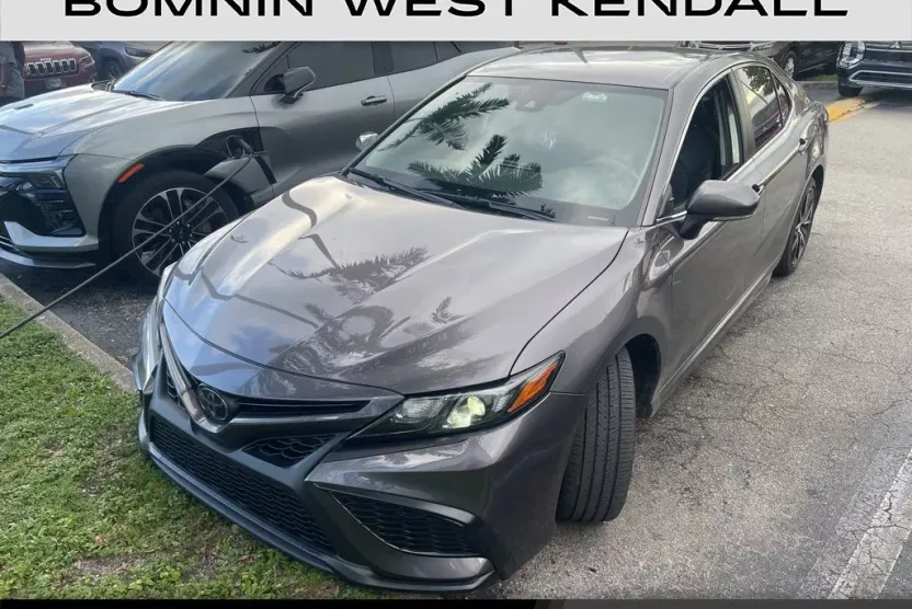 2024 Toyota Camry SE photo 1