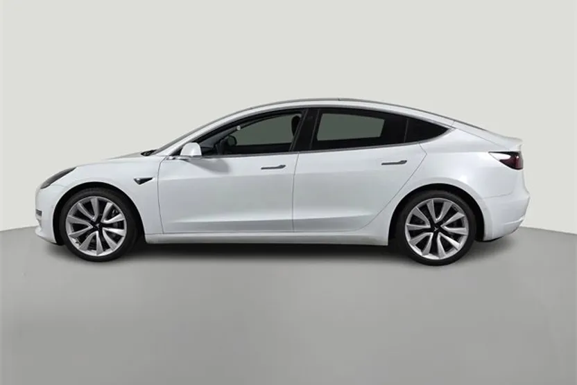 2018 Tesla Model 3 Long Range photo 1