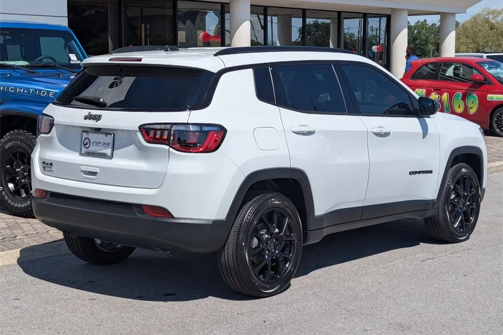2026 Jeep Compass Latitude photo 1