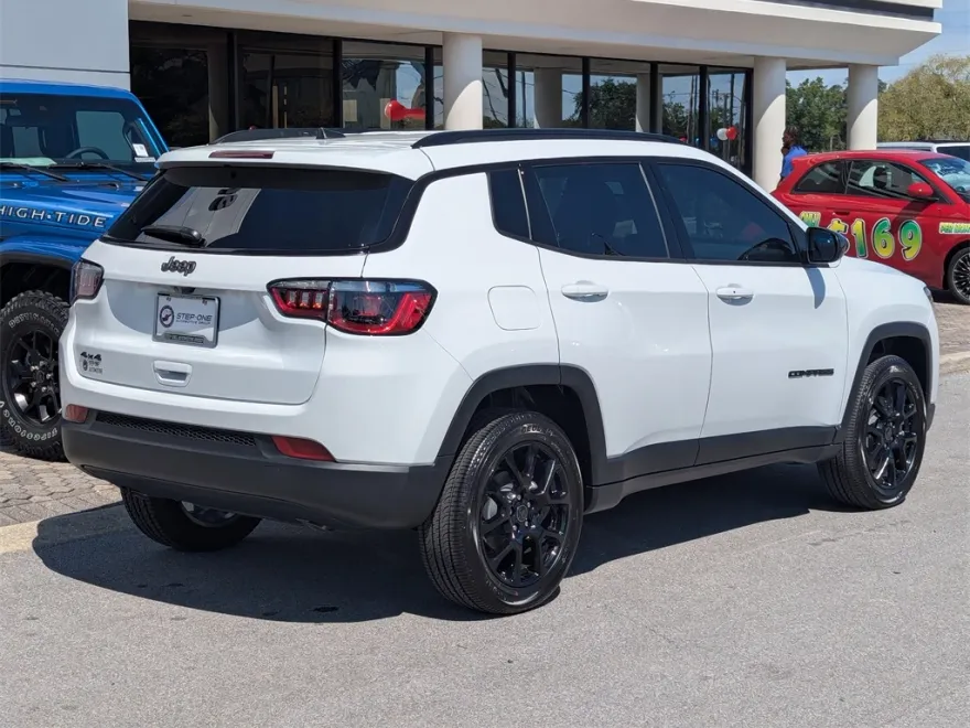2026 Jeep Compass Latitude photo 1