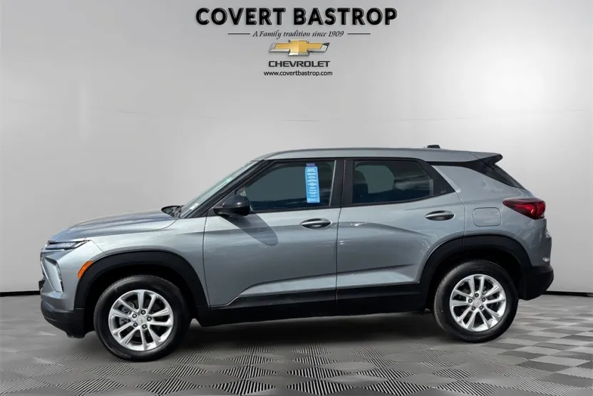 2024 Chevrolet Trailblazer LS photo 1